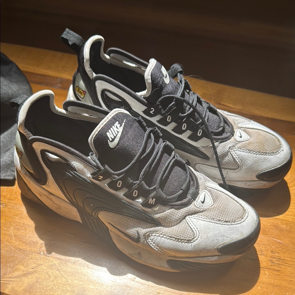 Nike Black and Gray Sneakers with Dynamic Silhouette